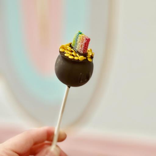 Kids' Cake Pop Decorating